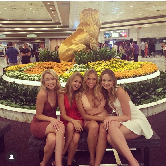 White mini dress - Picture 2 of 5